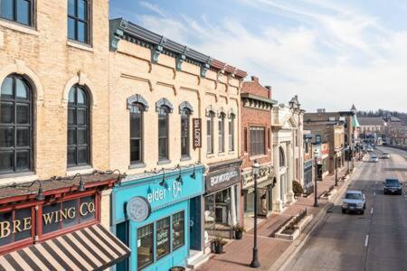 Hip Urban Loft-Small Town Charm-124 Lofts #2 West Dundee Esterno foto