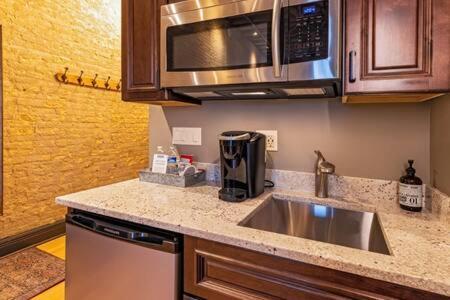 Hip Urban Loft-Small Town Charm-124 Lofts #2 West Dundee Esterno foto